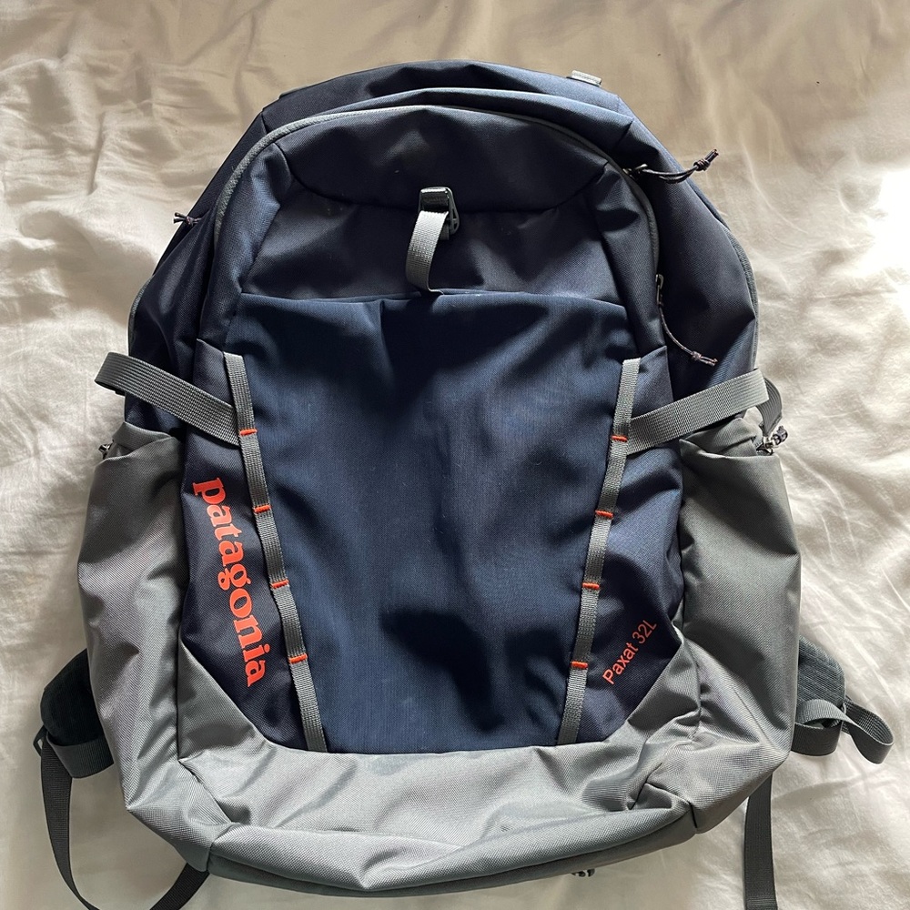Patagonia 32L paxat backpack